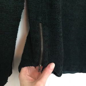 Women’s Green Sweater With Zipper Details Size s